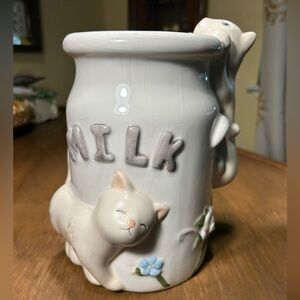 Pfaltzgraff Tea Rose Collection Cats on Milk Bottle Bottle Utensil Holder Crock